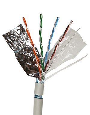 کابل شبکه CAT5e متا مدل FTP PVC